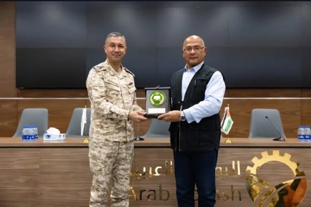 وفد من كلية الدفاع الوطني يزور مصانع البوتاس في غور الصافي 